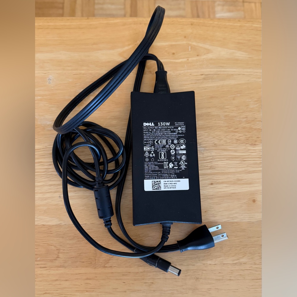 Genuine Dell 130W Laptop Charger / AC Adapter in great working condition